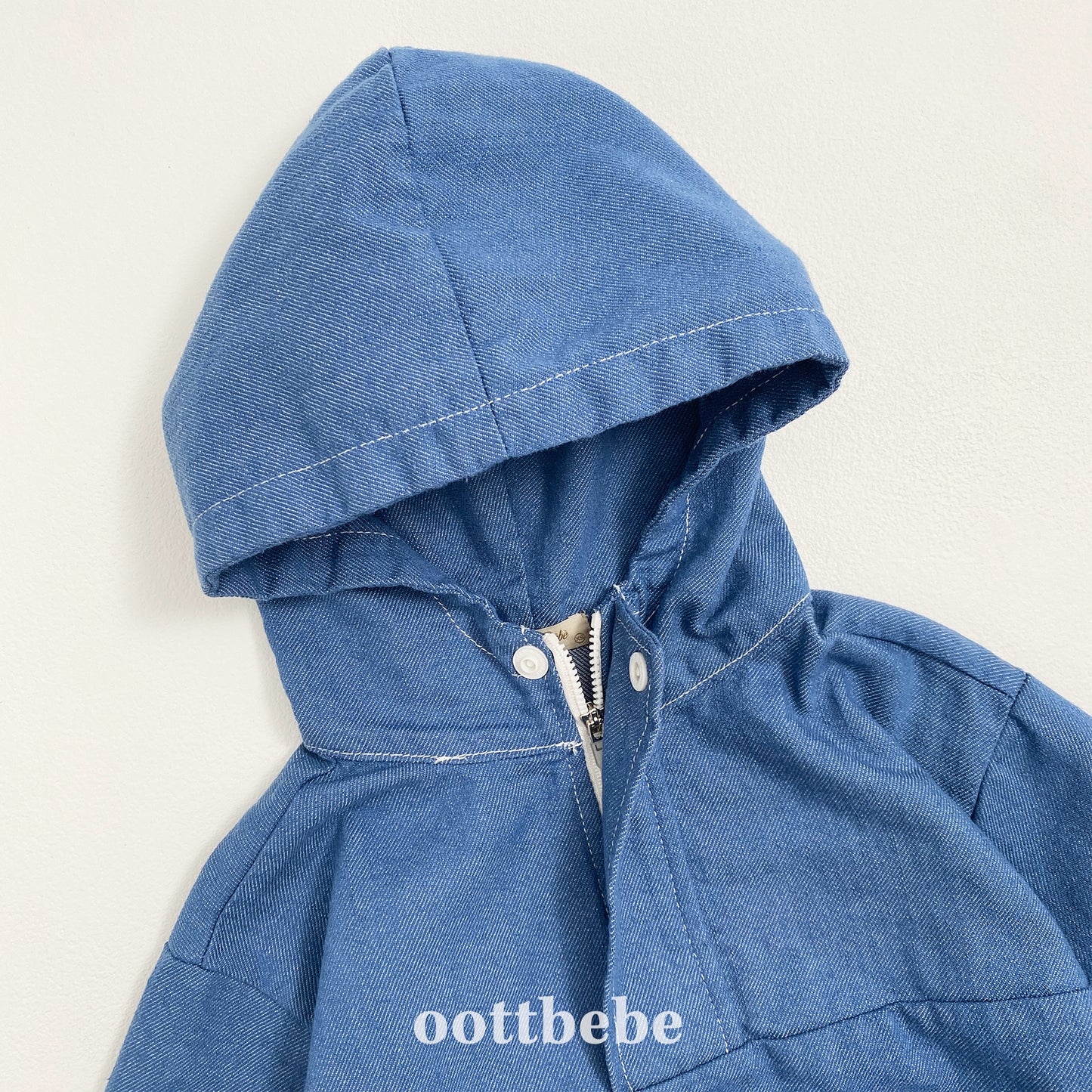 (Pre-order) OOTTBEBE - Stitch Hooded Jacket 스티치후드아노락 (2 Colors)