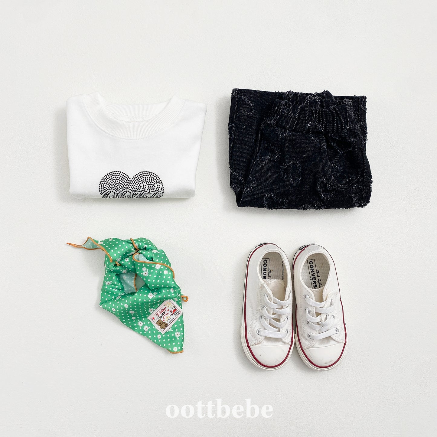 (Pre-order) OOTTBEBE - LOVE Denim Pants (6/10 Length) LOVE청팬츠(6부) (2 Colors)
