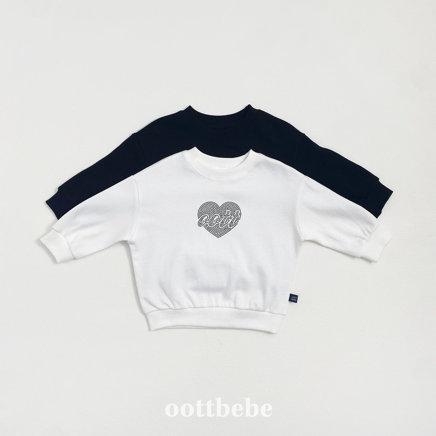 (Pre-order) OOTTBEBE - OT Bling Sweatshirt OT블링맨투맨 (2 Colors)