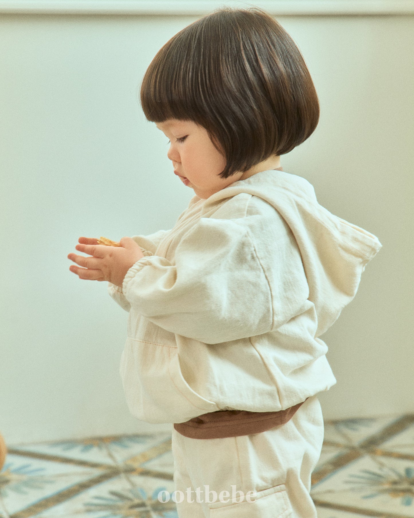 (Pre-order) OOTTBEBE - Stitch Hooded Jacket 스티치후드아노락 (2 Colors)