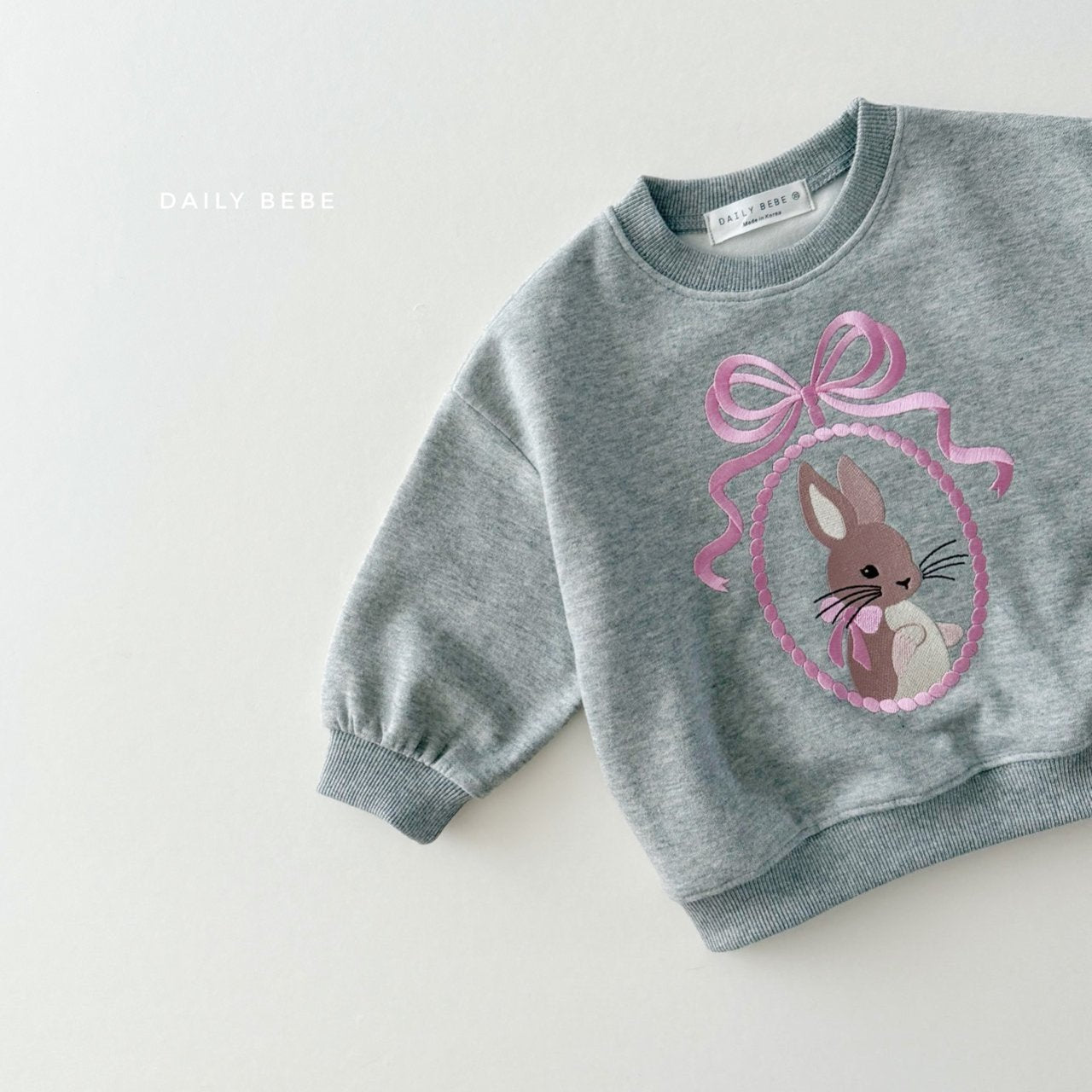 (Pre-order) Daily Bebe - Kids' Bunny Embroidery Sweatshirt 토끼 자수 맨투맨 (2 Colors)
