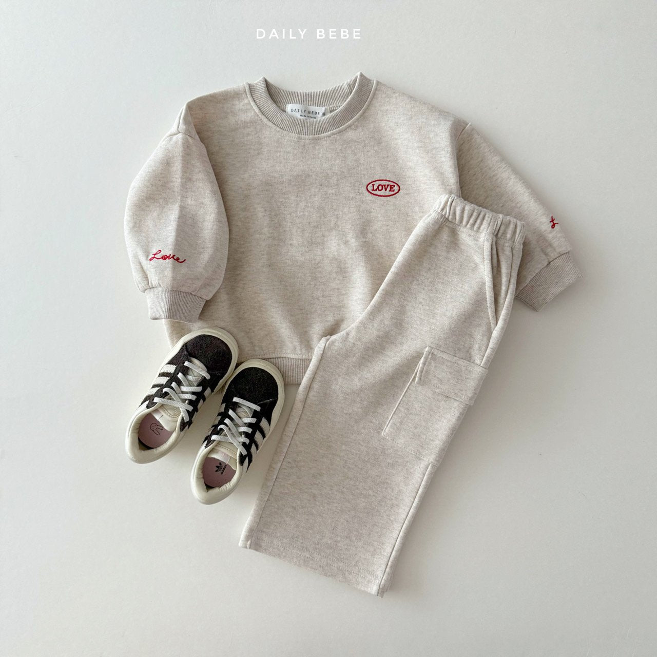 (Pre-order) Daily Bebe - Kids’ Love Point Sweatshirt 러브포인트 맨투맨 (2 Colors)