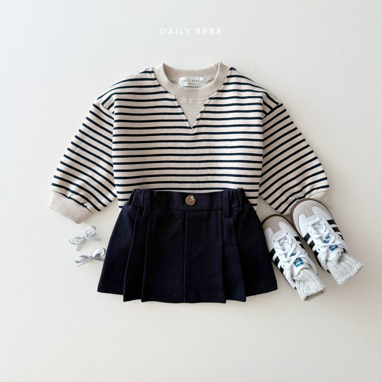 (Pre-order) Daily Bebe - Kids’ Triangle Stripe Sweatshirt 단가라 삼각 맨투맨 (2 Colors)