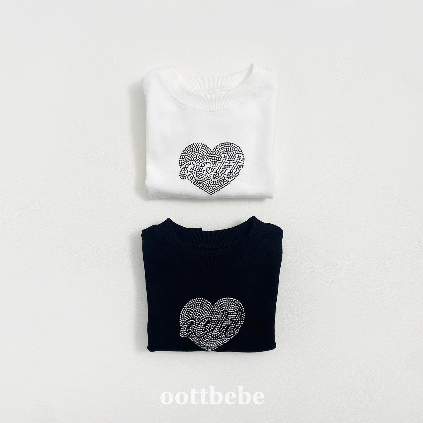 (Pre-order) OOTTBEBE - OT Bling Sweatshirt OT블링맨투맨 (2 Colors)