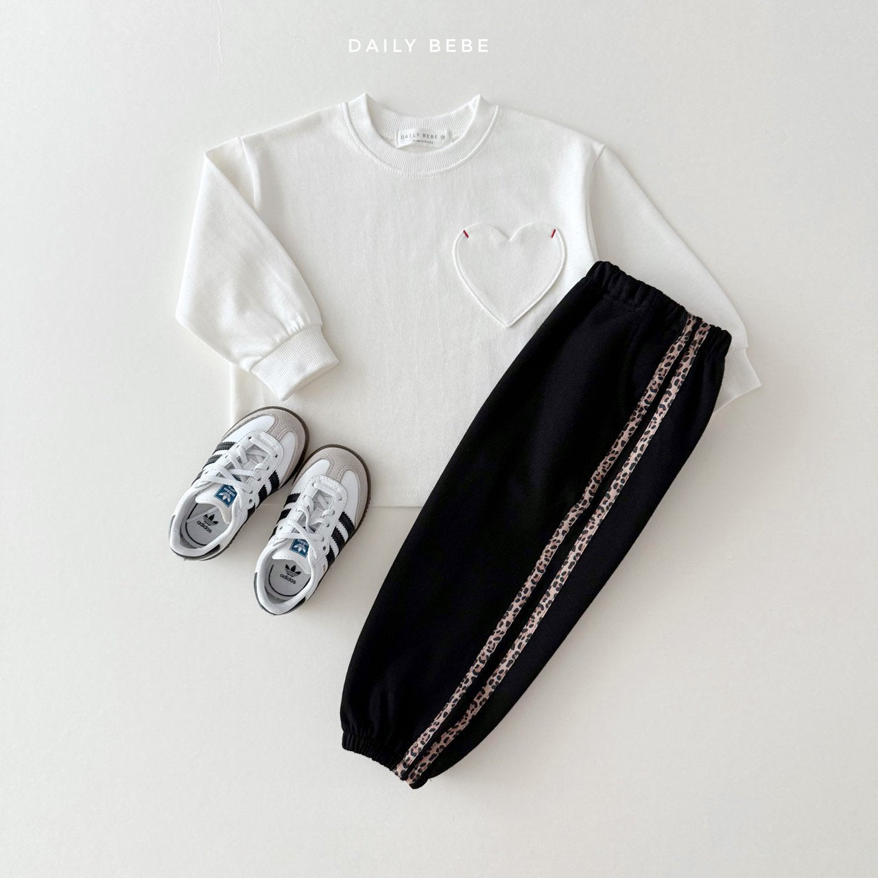 (Pre-order) Daily Bebe - Kids' Heart Pocket Tee 하트포켓 (2 Colors)
