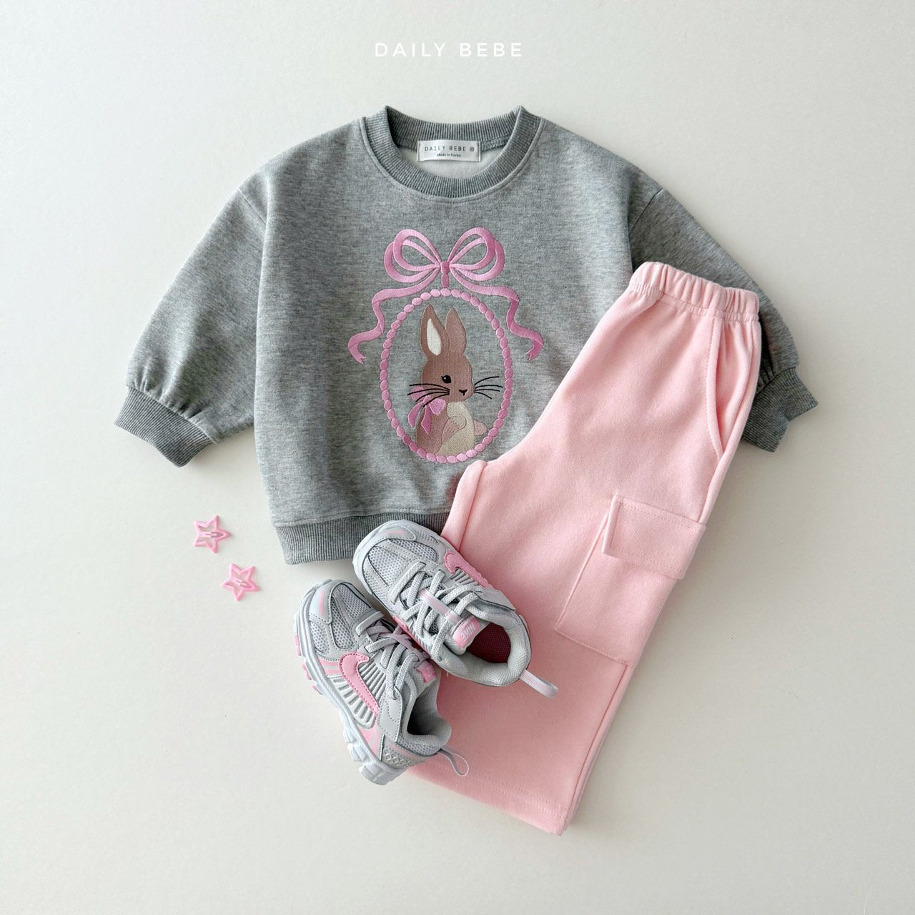 (Pre-order) Daily Bebe - Kids' Bunny Embroidery Sweatshirt 토끼 자수 맨투맨 (2 Colors)
