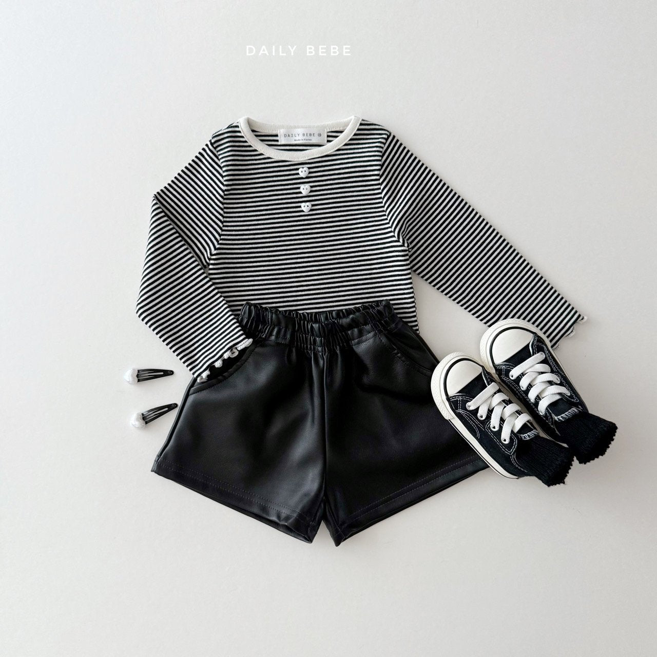 (Pre-order) Daily Bebe - Kids' Button Stripe Tee 줄가라단추티 (2 Colors)
