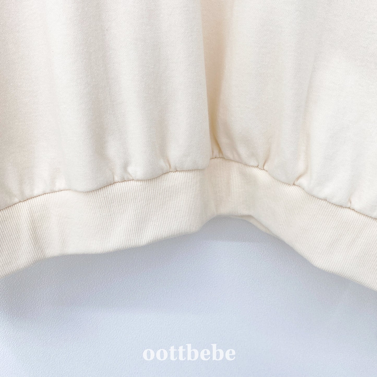 (Pre-order) OOTTBEBE - Mom's OOTT Sweatshirt 오뜨베베맨투맨 (성인) (4 Colors)
