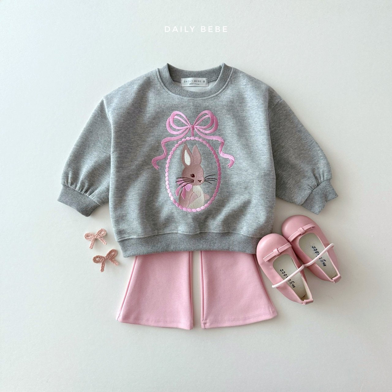 (Pre-order) Daily Bebe - Kids' Bunny Embroidery Sweatshirt 토끼 자수 맨투맨 (2 Colors)