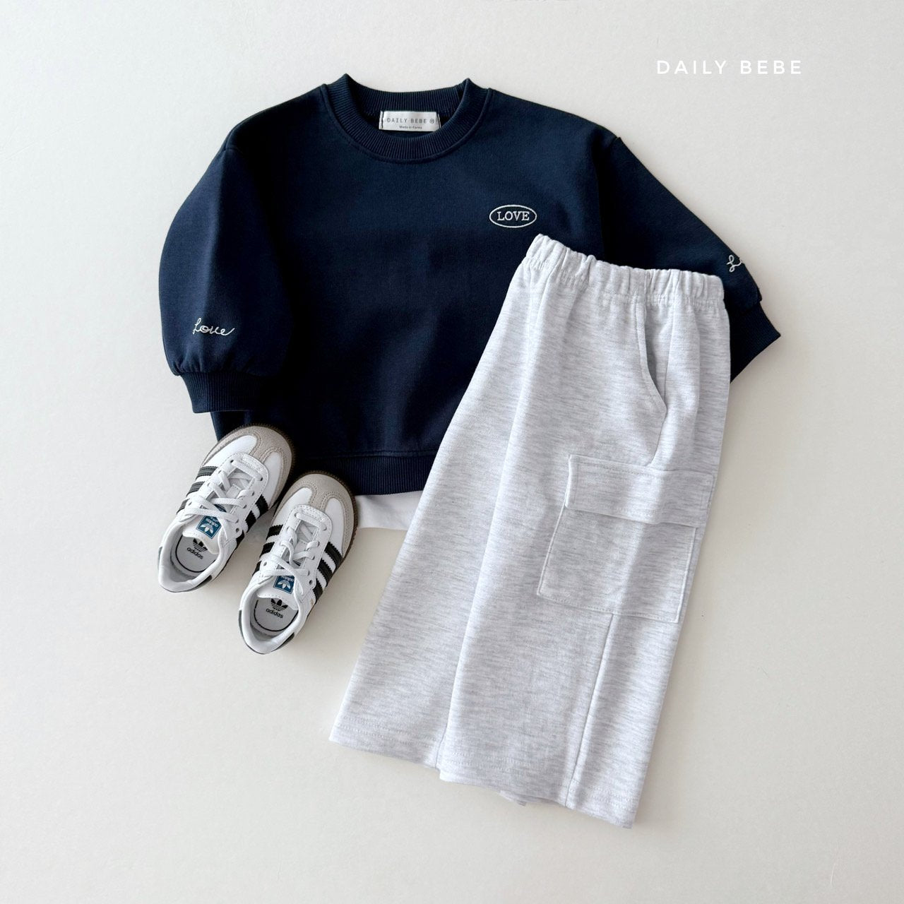 (Pre-order) Daily Bebe - Kids’ Love Point Sweatshirt 러브포인트 맨투맨 (2 Colors)