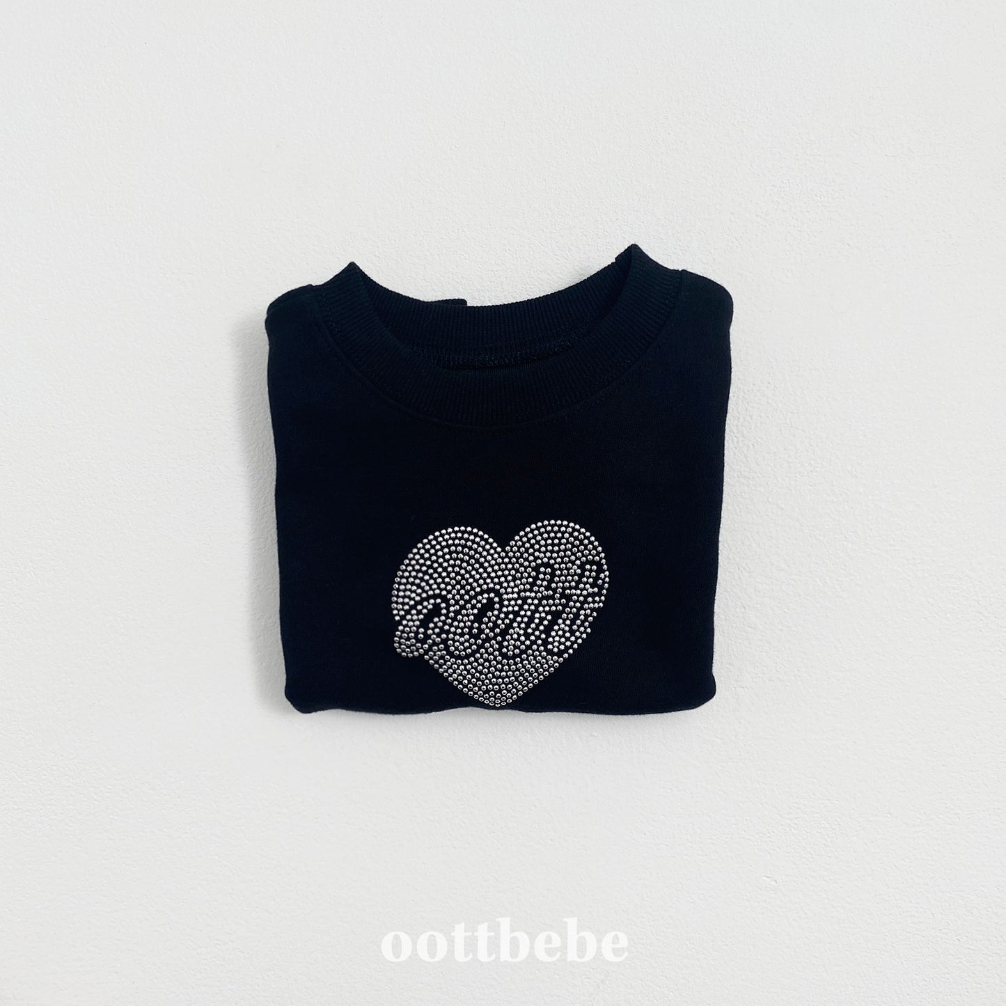 (Pre-order) OOTTBEBE - OT Bling Sweatshirt OT블링맨투맨 (2 Colors)