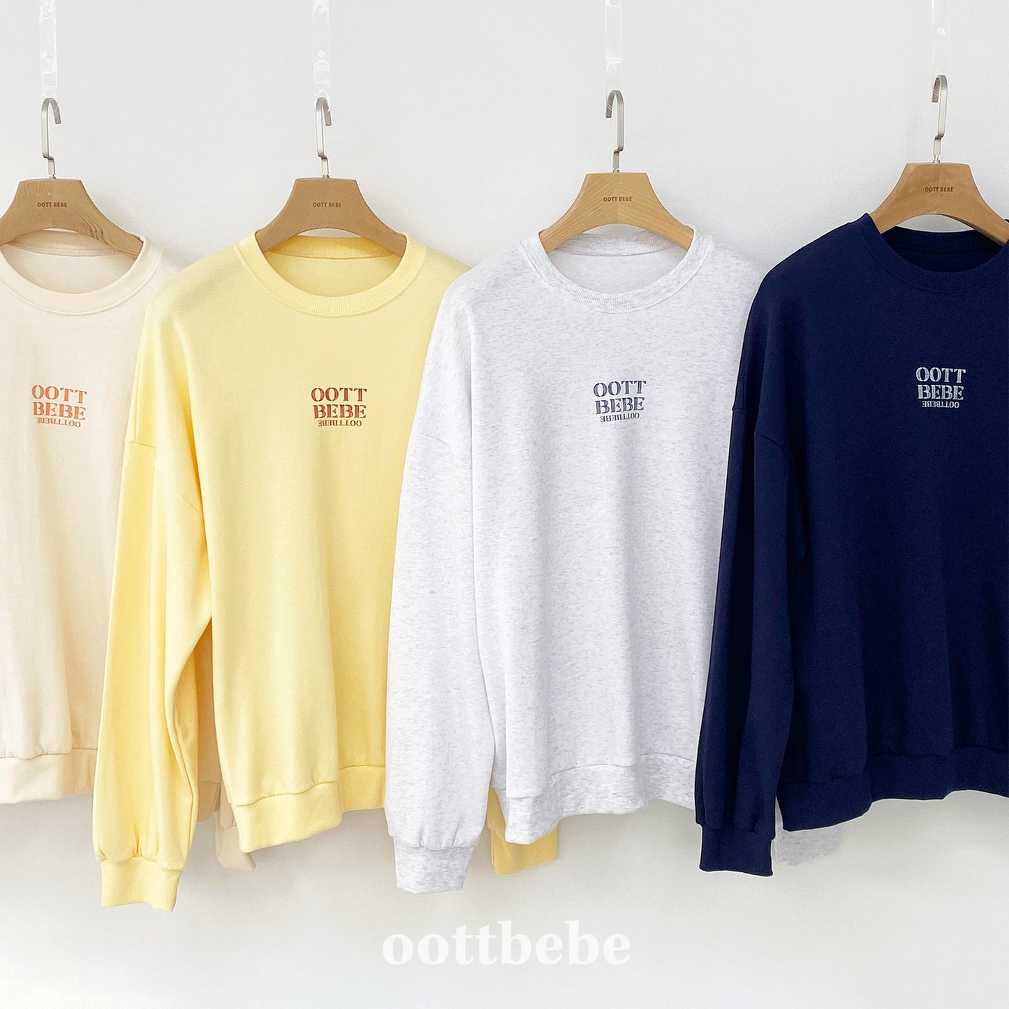 (Pre-order) OOTTBEBE - Mom's OOTT Sweatshirt 오뜨베베맨투맨 (성인) (4 Colors)