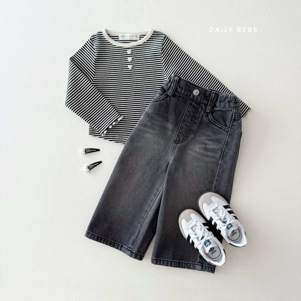 (Pre-order) Daily Bebe - Kids' Button Stripe Tee 줄가라단추티 (2 Colors)
