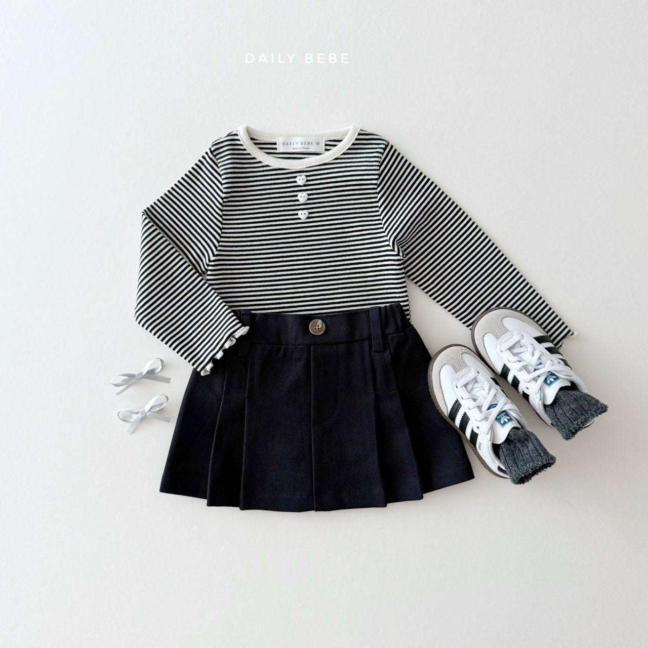 (Pre-order) Daily Bebe - Kids' Button Stripe Tee 줄가라단추티 (2 Colors)