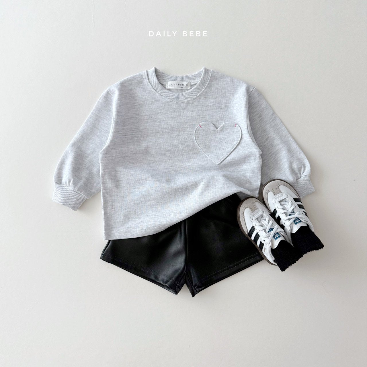 (Pre-order) Daily Bebe - Kids' Heart Pocket Tee 하트포켓 (2 Colors)