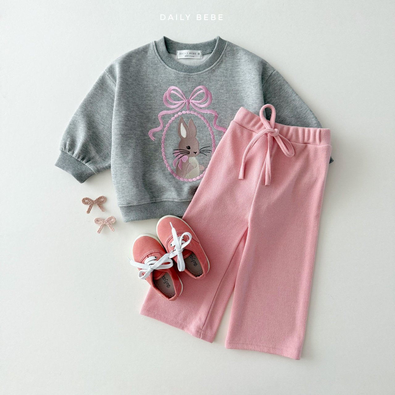 (Pre-order) Daily Bebe - Kids' Bunny Embroidery Sweatshirt 토끼 자수 맨투맨 (2 Colors)