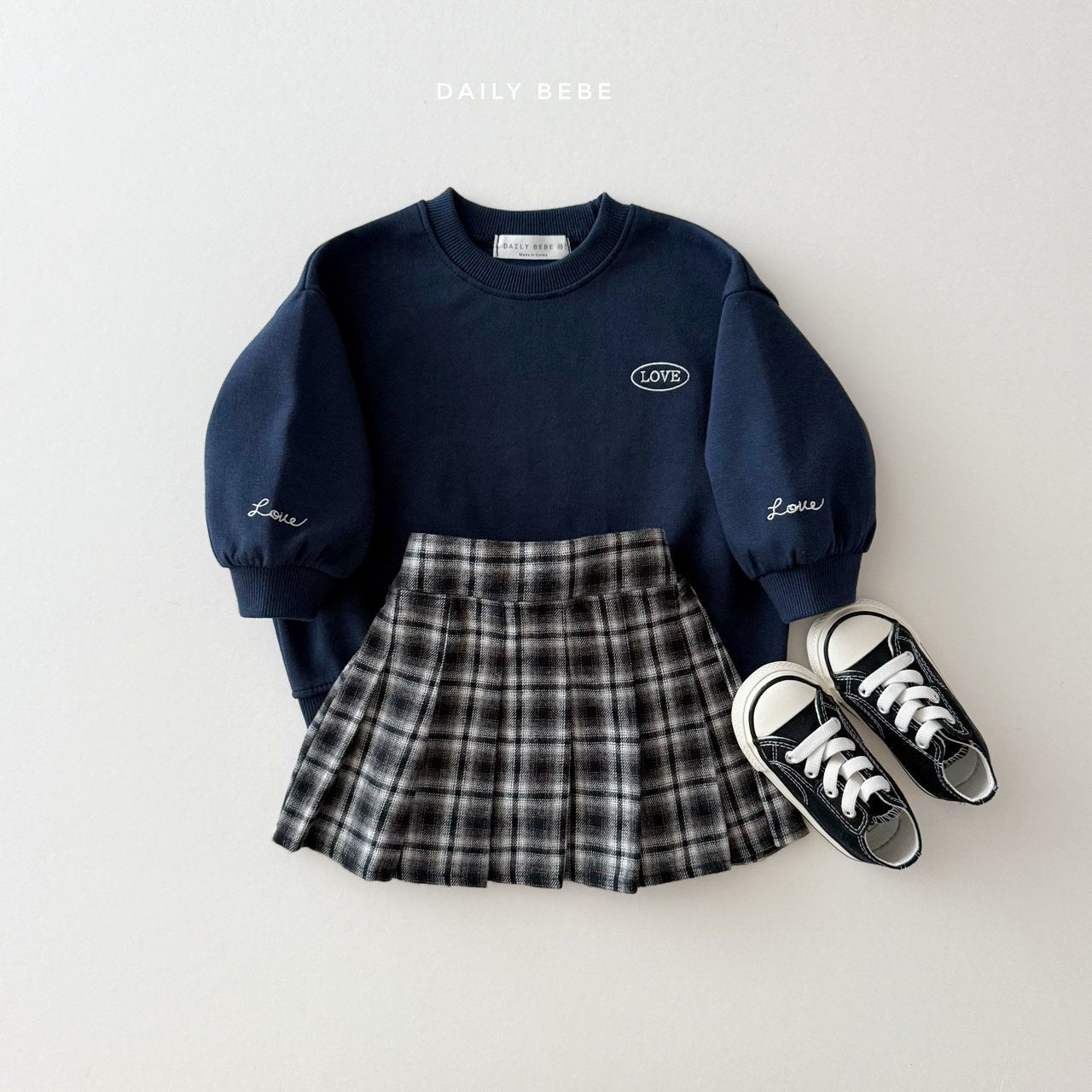 (Pre-order) Daily Bebe - Kids’ Love Point Sweatshirt 러브포인트 맨투맨 (2 Colors)