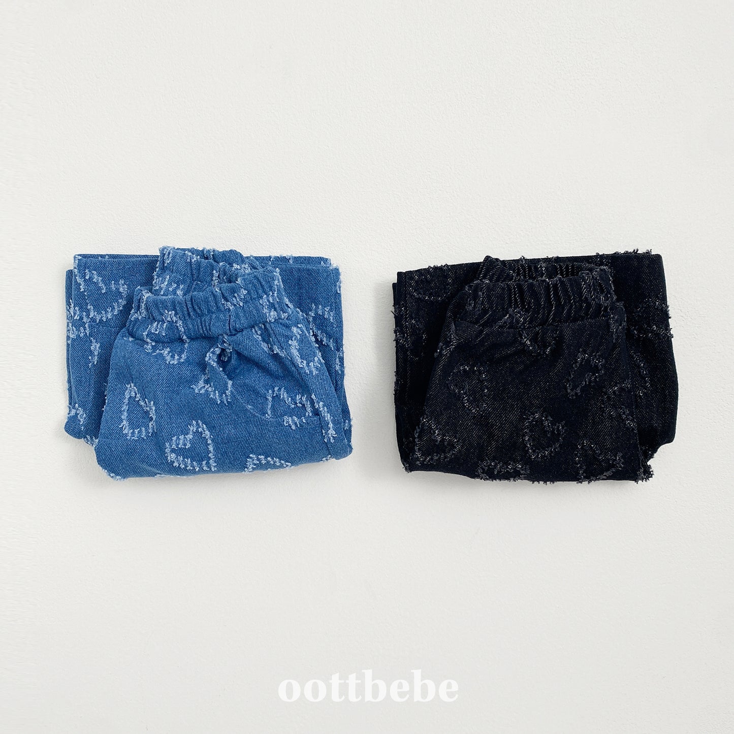 (Pre-order) OOTTBEBE - LOVE Denim Pants (6/10 Length) LOVE청팬츠(6부) (2 Colors)