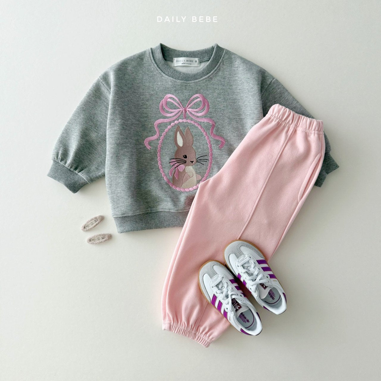 (Pre-order) Daily Bebe - Kids' Bunny Embroidery Sweatshirt 토끼 자수 맨투맨 (2 Colors)