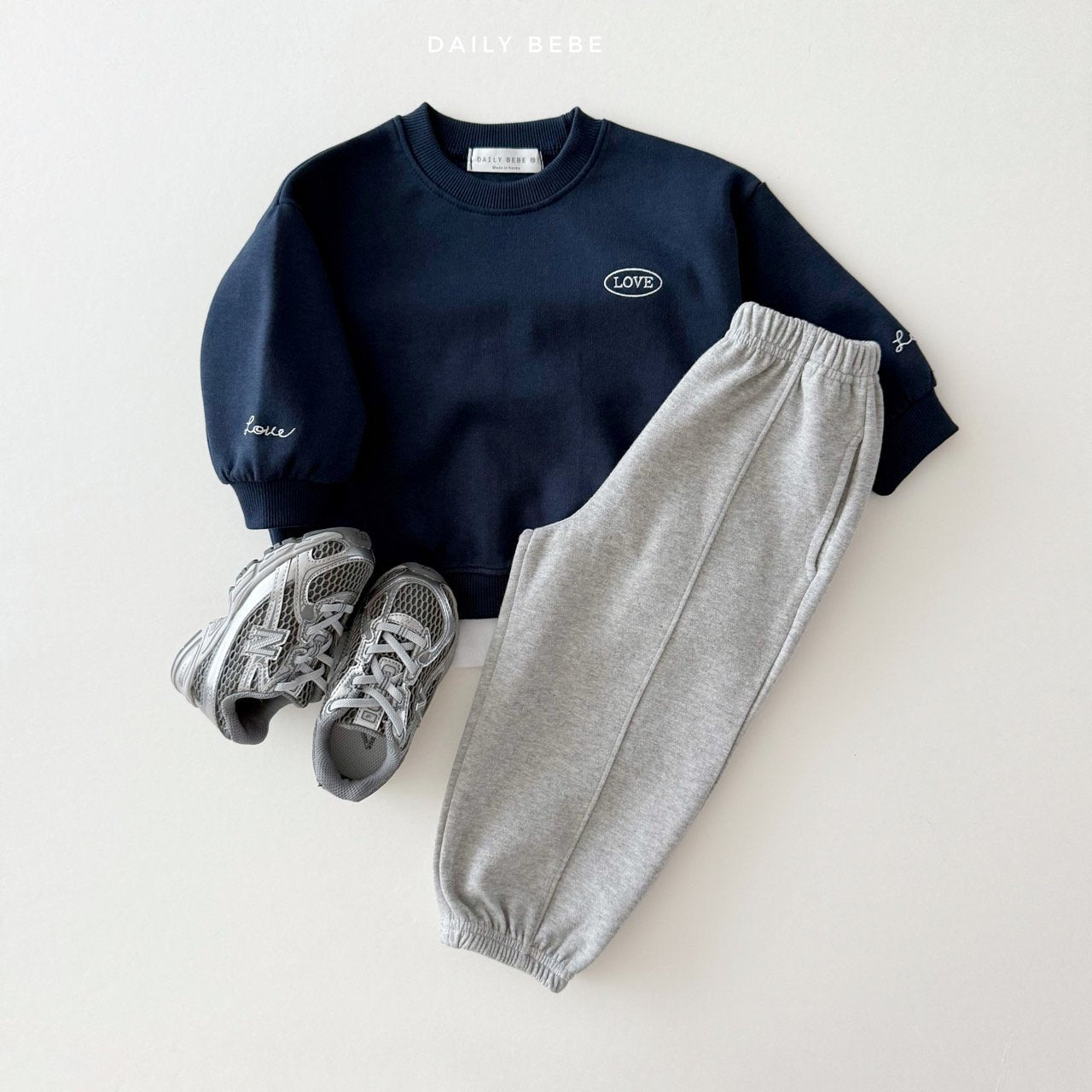 (Pre-order) Daily Bebe - Kids’ Love Point Sweatshirt 러브포인트 맨투맨 (2 Colors)
