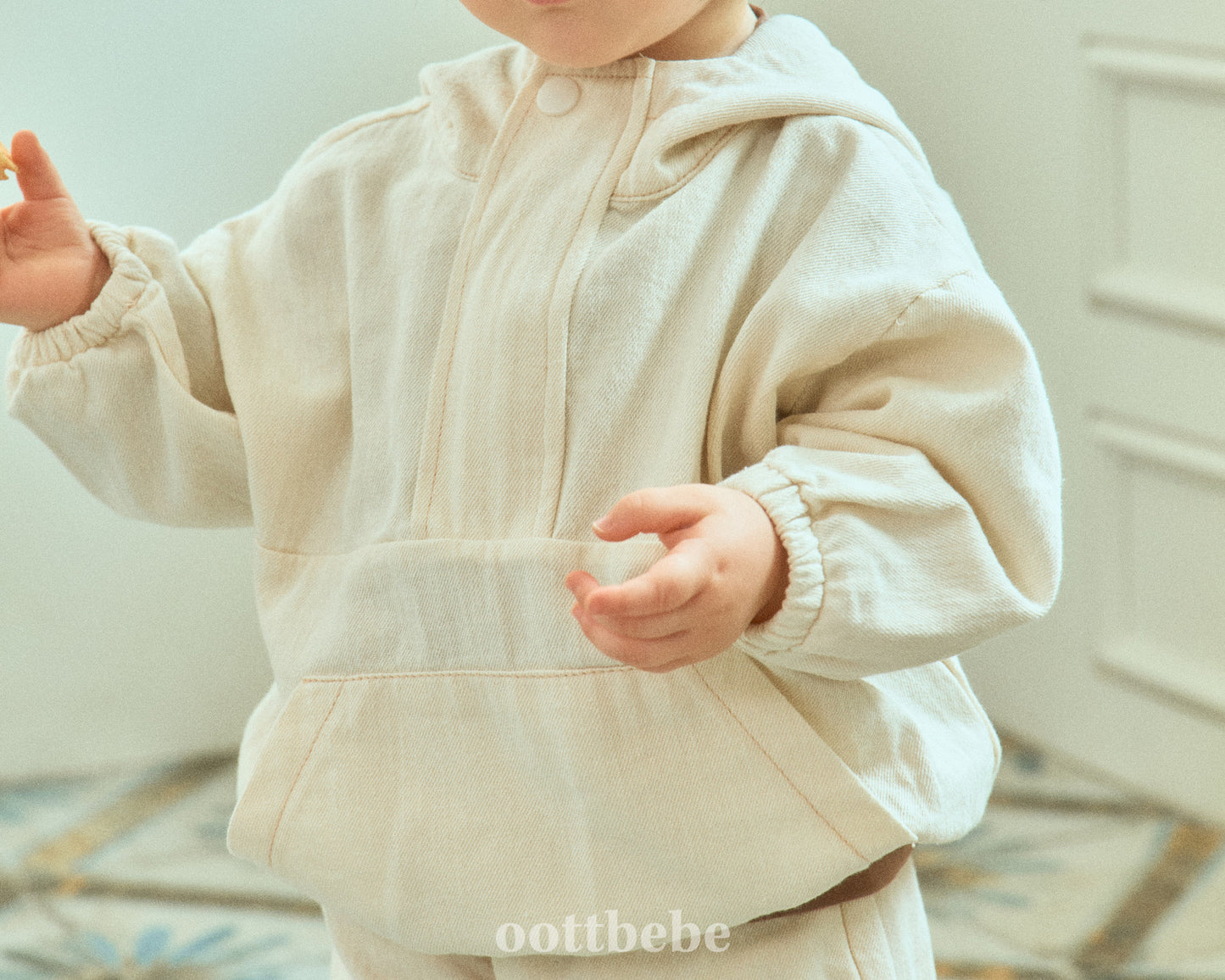 (Pre-order) OOTTBEBE - Stitch Hooded Jacket 스티치후드아노락 (2 Colors)