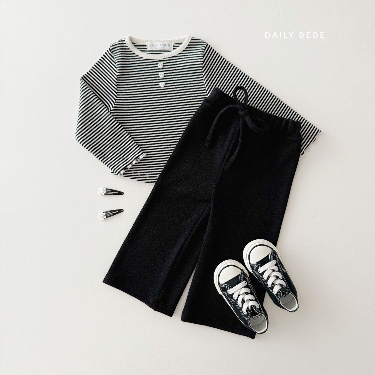 (Pre-order) Daily Bebe - Kids' Button Stripe Tee 줄가라단추티 (2 Colors)