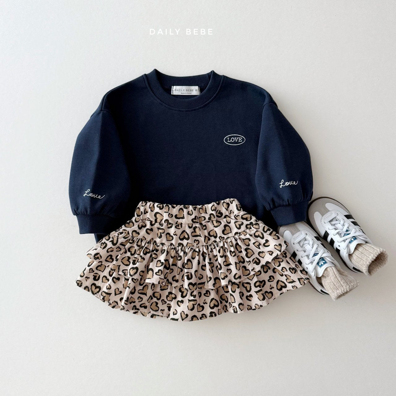 (Pre-order) Daily Bebe - Kids’ Love Point Sweatshirt 러브포인트 맨투맨 (2 Colors)