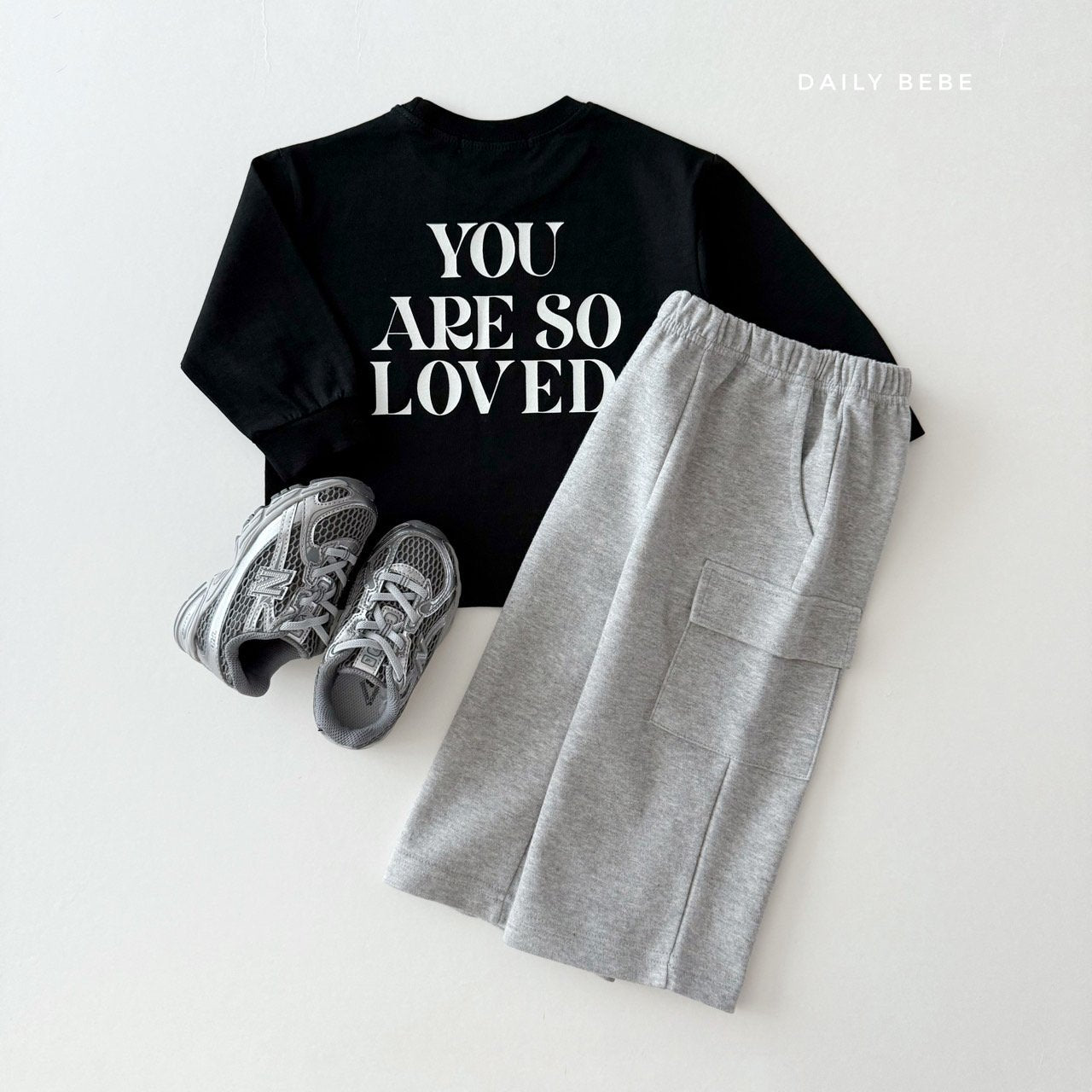 (Pre-order) Daily Bebe - Kids’ Loved Tee 러브드티 (2 Colors)