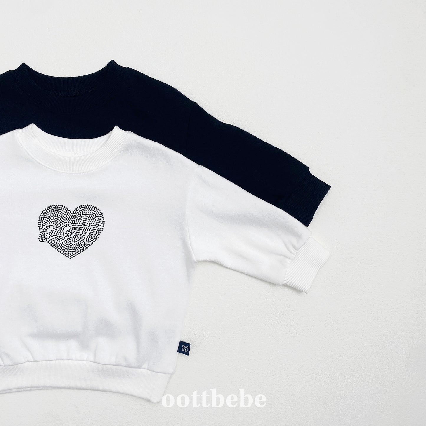 (Pre-order) OOTTBEBE - OT Bling Sweatshirt OT블링맨투맨 (2 Colors)