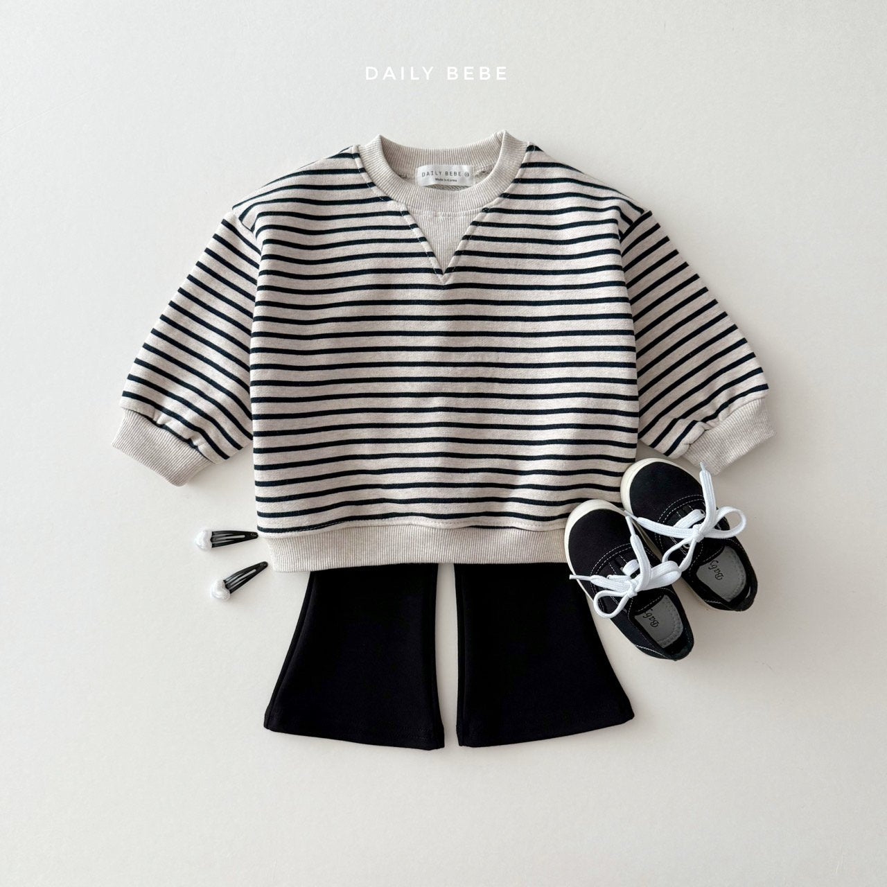 (Pre-order) Daily Bebe - Kids’ Triangle Stripe Sweatshirt 단가라 삼각 맨투맨 (2 Colors)