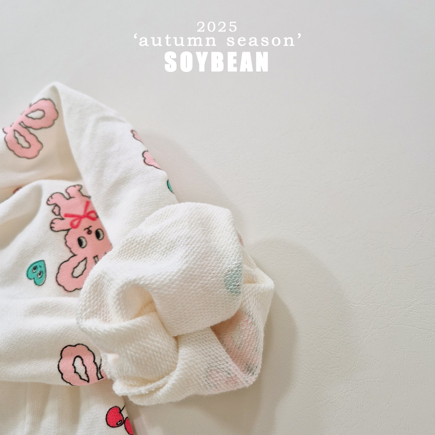 (Pre-order) Soybean Kids - Bunny Flare Top & Bottom Set 바니나팔상하복 (2 Colors)