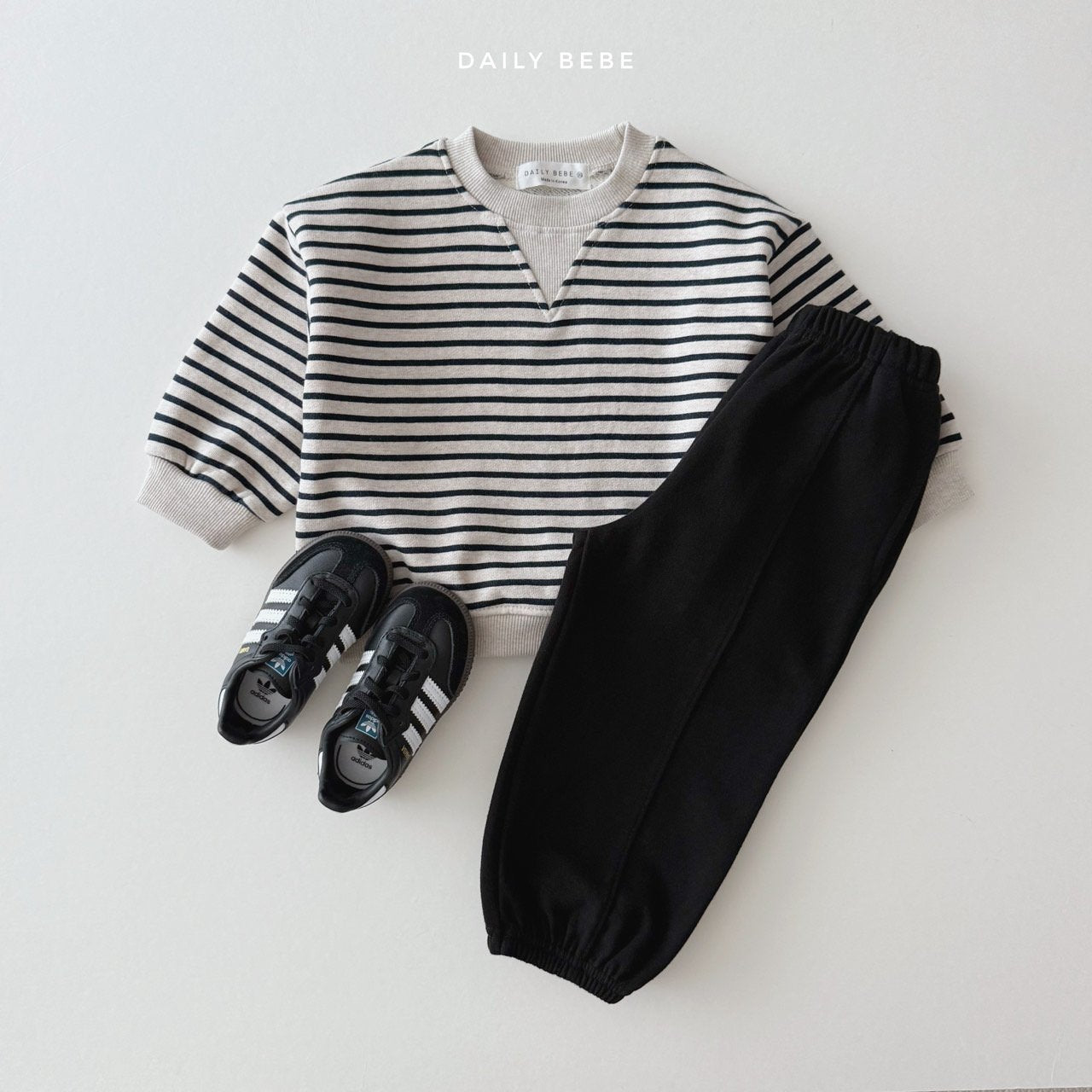 (Pre-order) Daily Bebe - Kids’ Triangle Stripe Sweatshirt 단가라 삼각 맨투맨 (2 Colors)