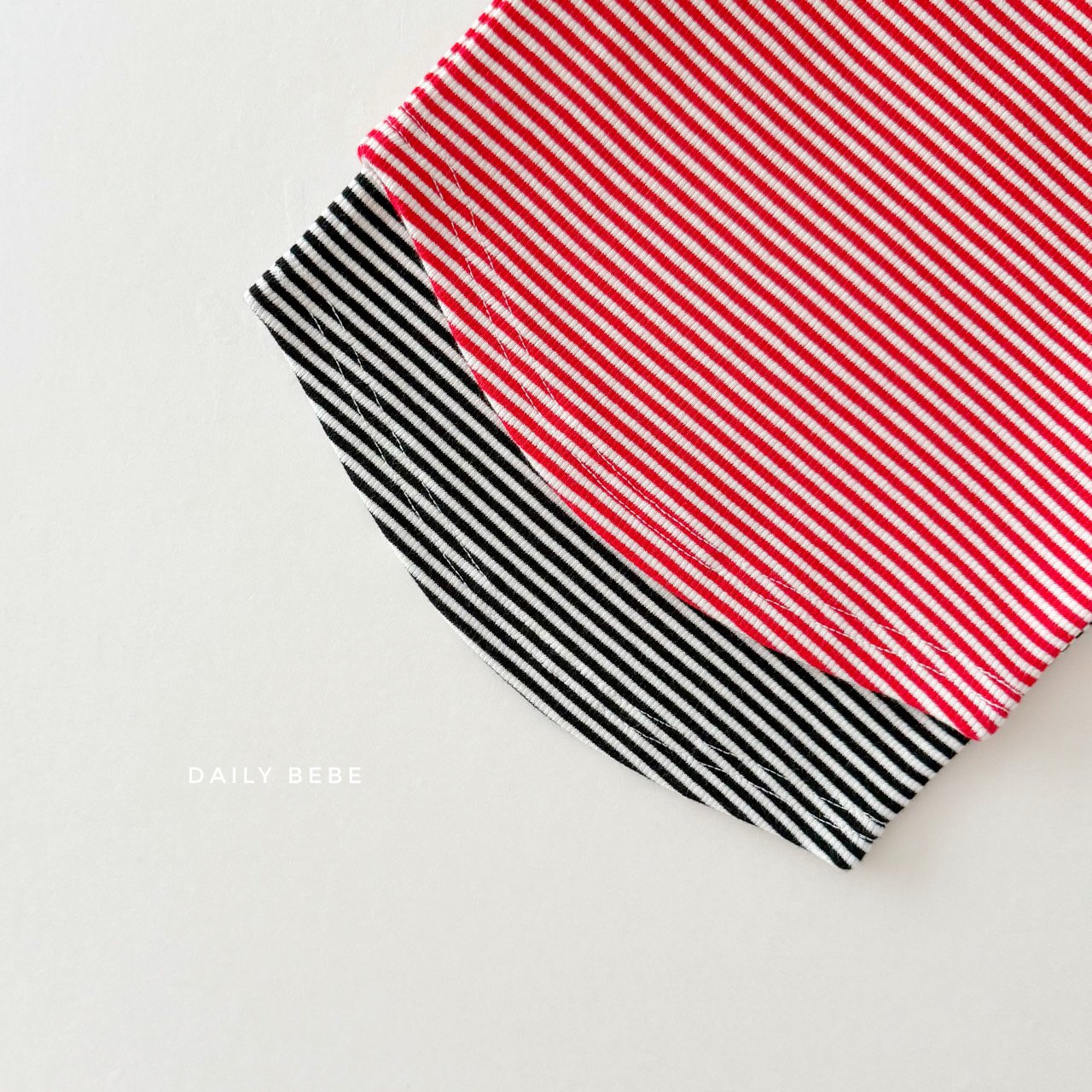 (Pre-order) Daily Bebe - Kids' Button Stripe Tee 줄가라단추티 (2 Colors)
