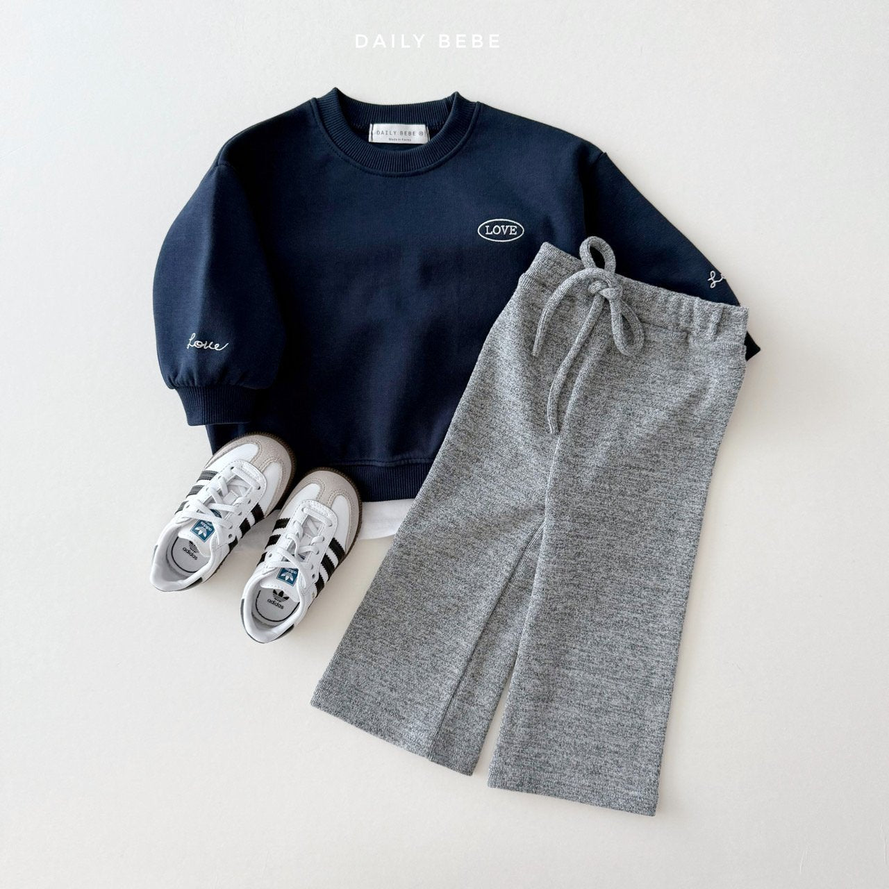 (Pre-order) Daily Bebe - Kids’ Love Point Sweatshirt 러브포인트 맨투맨 (2 Colors)