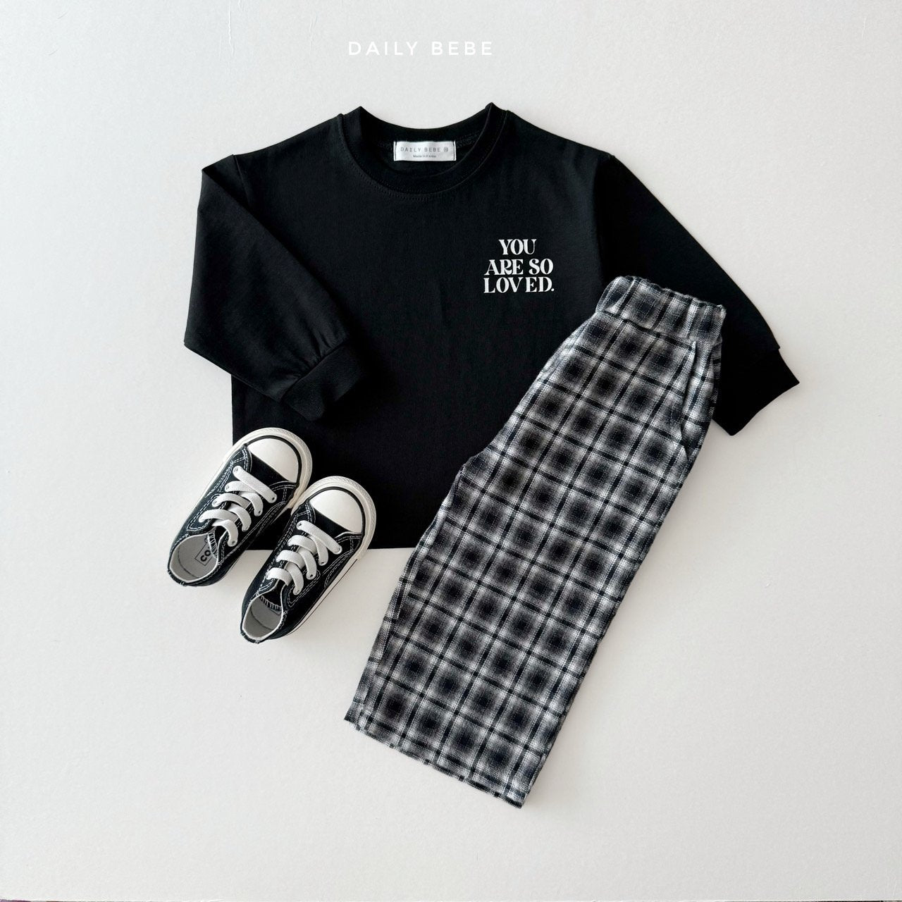 (Pre-order) Daily Bebe - Kids’ Loved Tee 러브드티 (2 Colors)