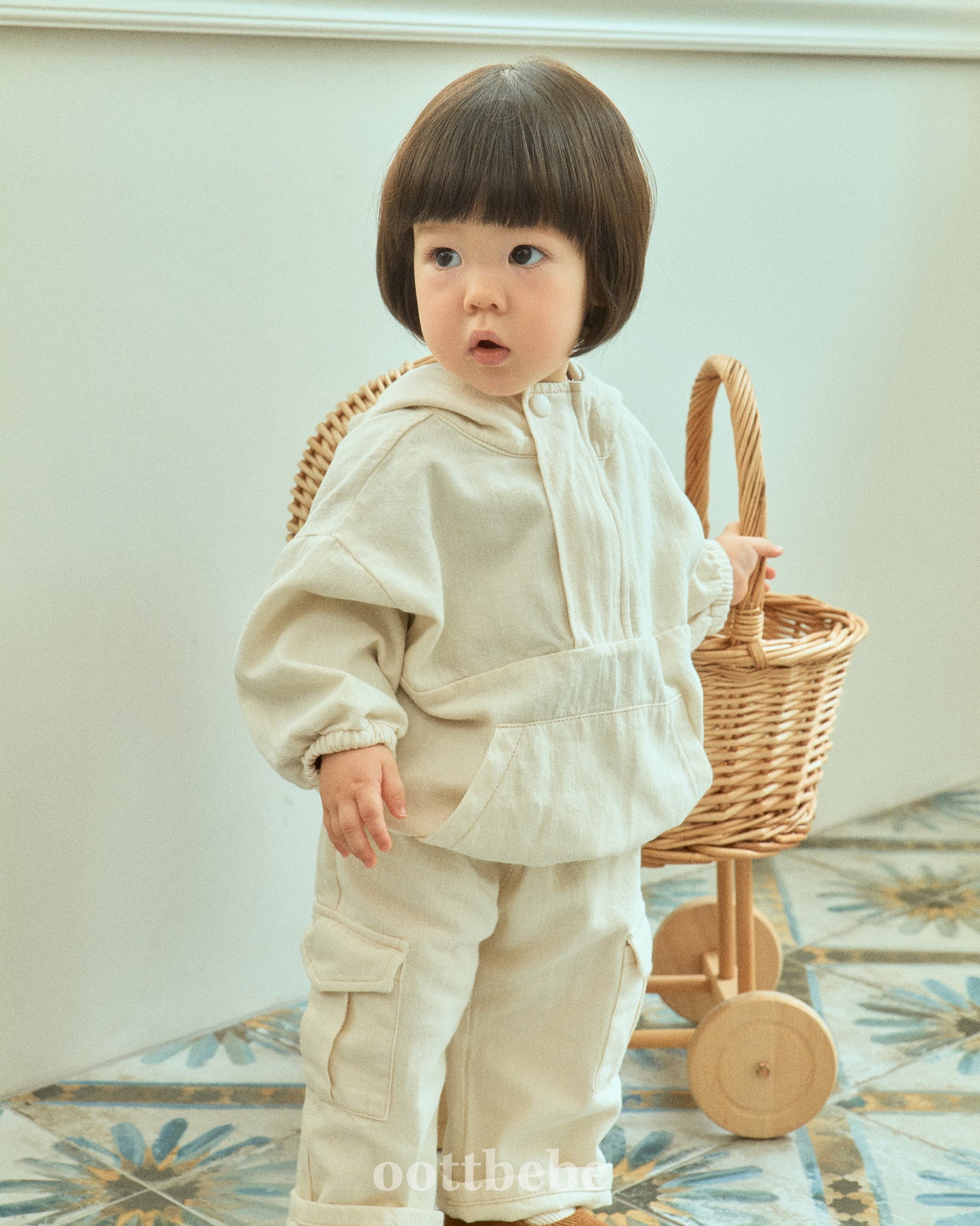 (Pre-order) OOTTBEBE - Stitch Hooded Jacket 스티치후드아노락 (2 Colors)