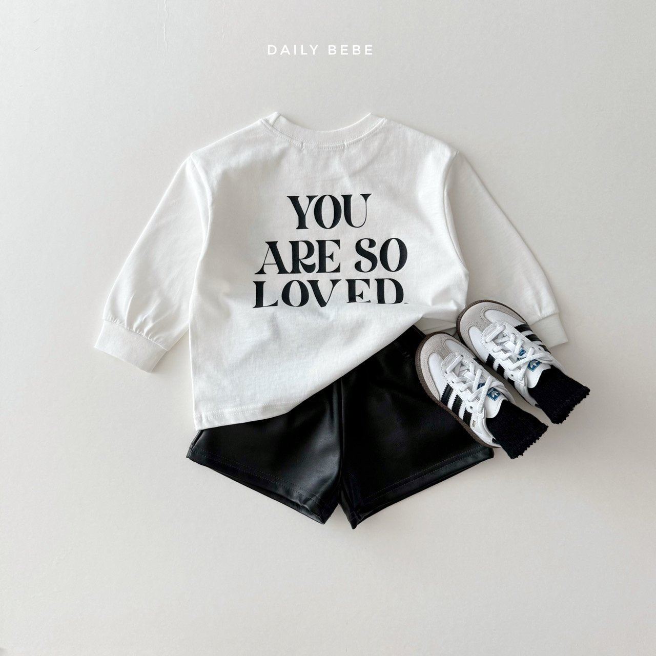 (Pre-order) Daily Bebe - Kids’ Loved Tee 러브드티 (2 Colors)