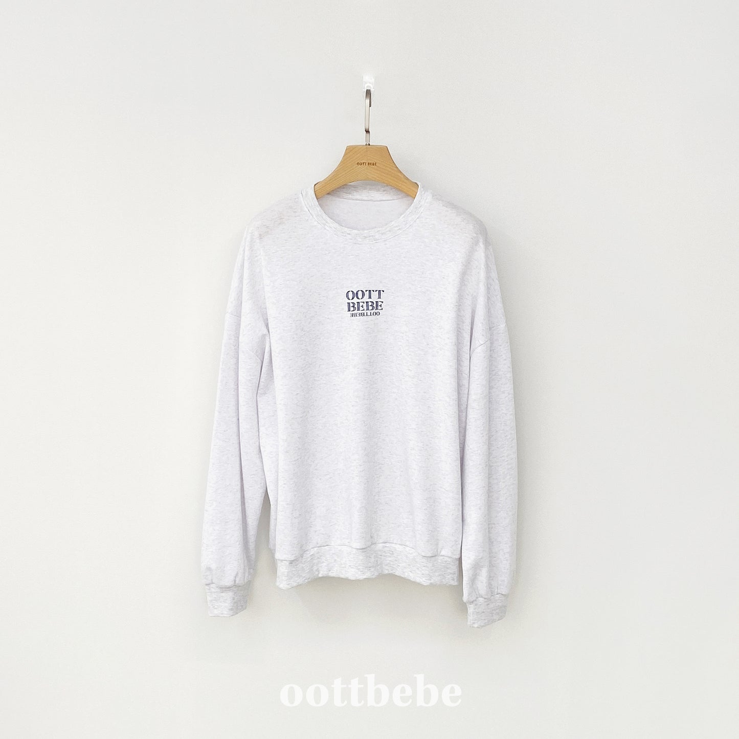 (Pre-order) OOTTBEBE - Mom's OOTT Sweatshirt 오뜨베베맨투맨 (성인) (4 Colors)
