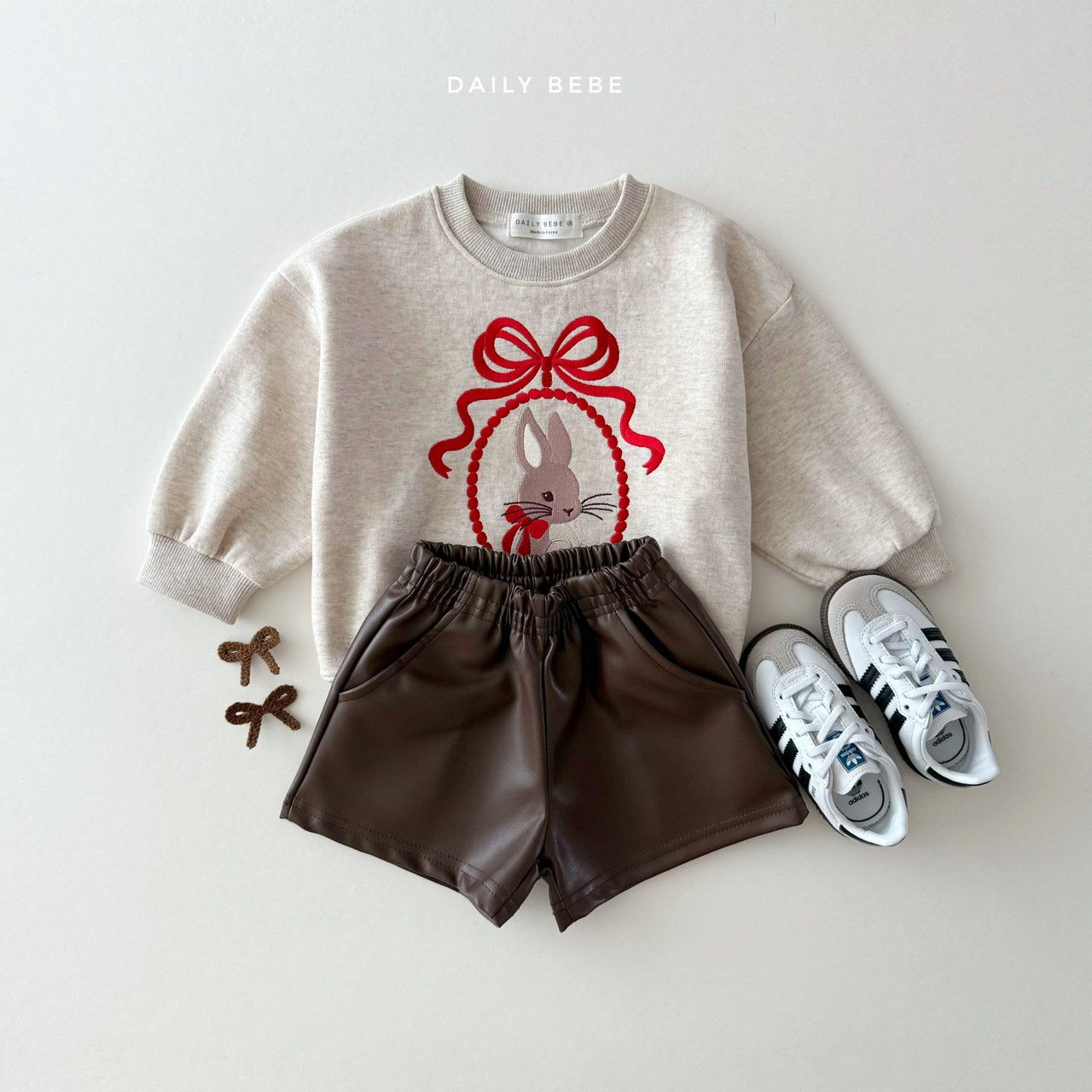 (Pre-order) Daily Bebe - Kids' Bunny Embroidery Sweatshirt 토끼 자수 맨투맨 (2 Colors)