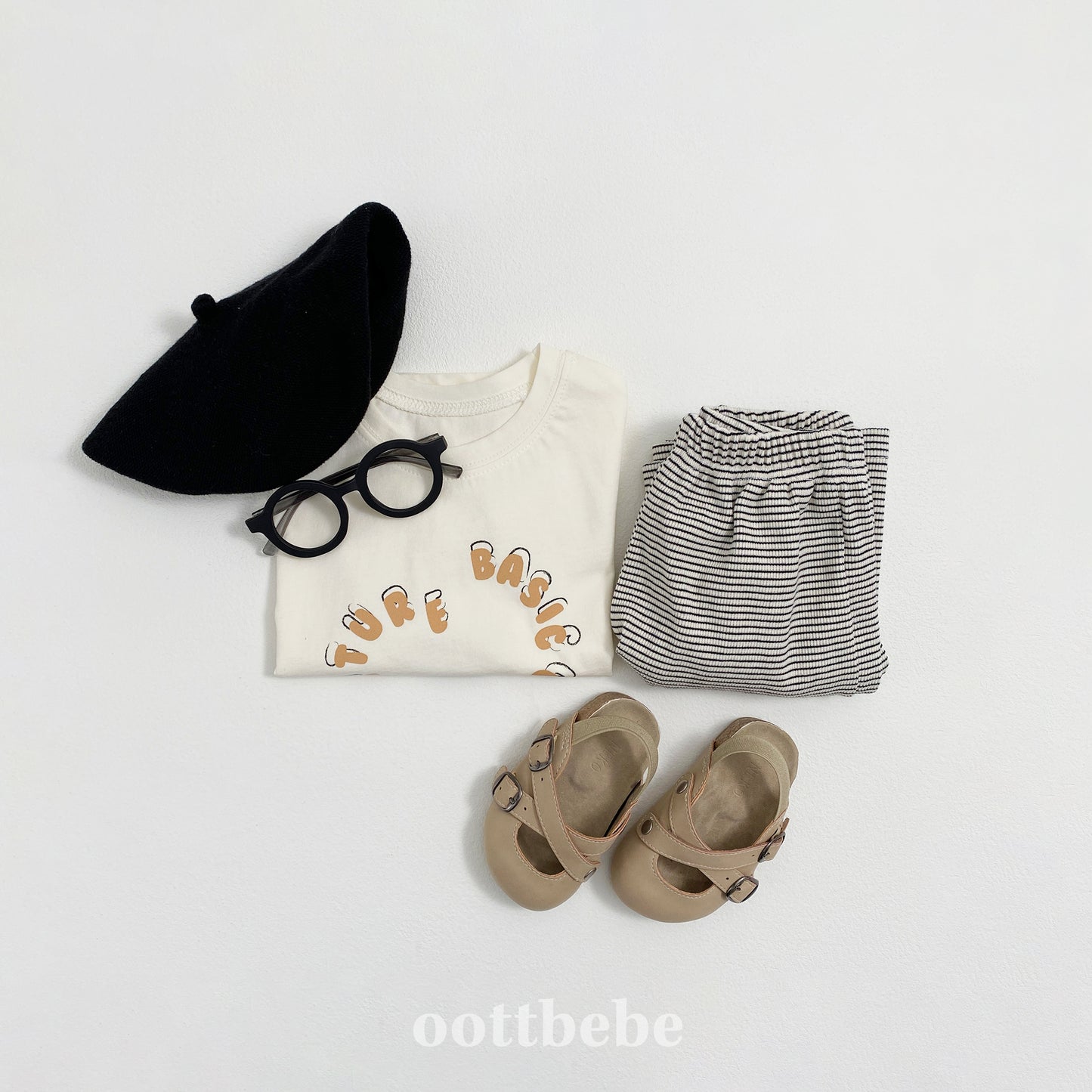 (Pre-order) OOTTBEBE - Otti Signature Top and Bottom Set 오띠시그니쳐상하복 (2 Colors)