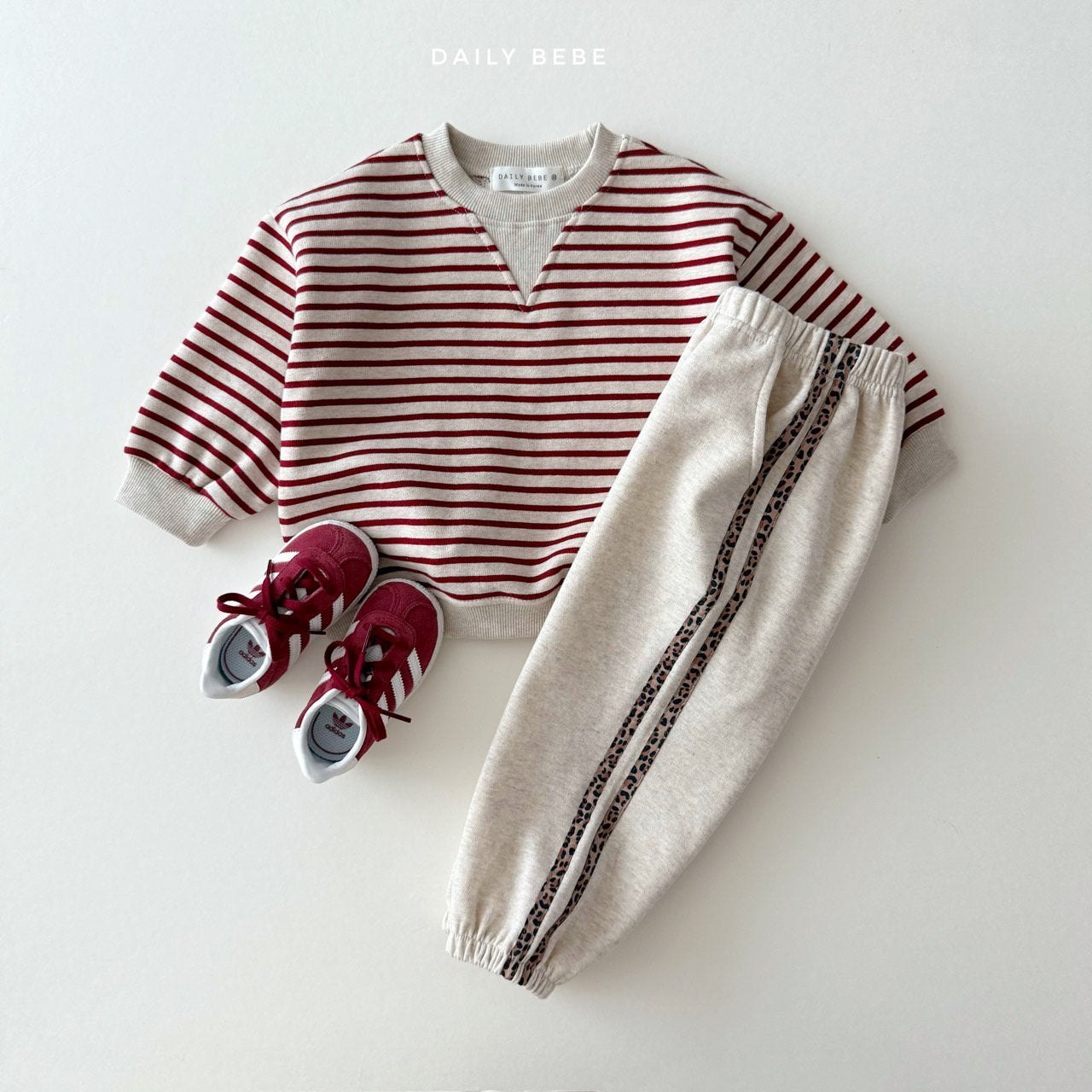 (Pre-order) Daily Bebe - Kids’ Triangle Stripe Sweatshirt 단가라 삼각 맨투맨 (2 Colors)