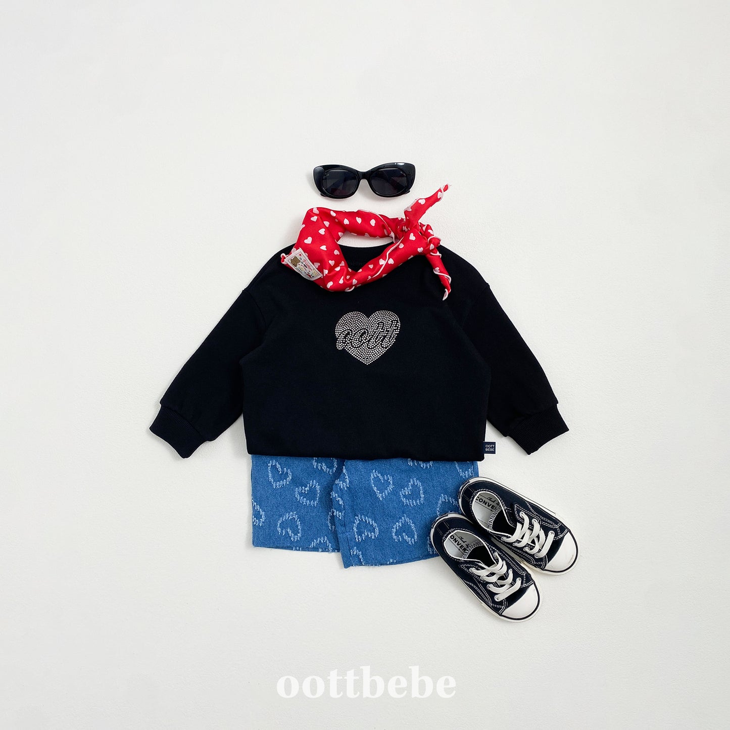 (Pre-order) OOTTBEBE - LOVE Denim Pants (6/10 Length) LOVE청팬츠(6부) (2 Colors)