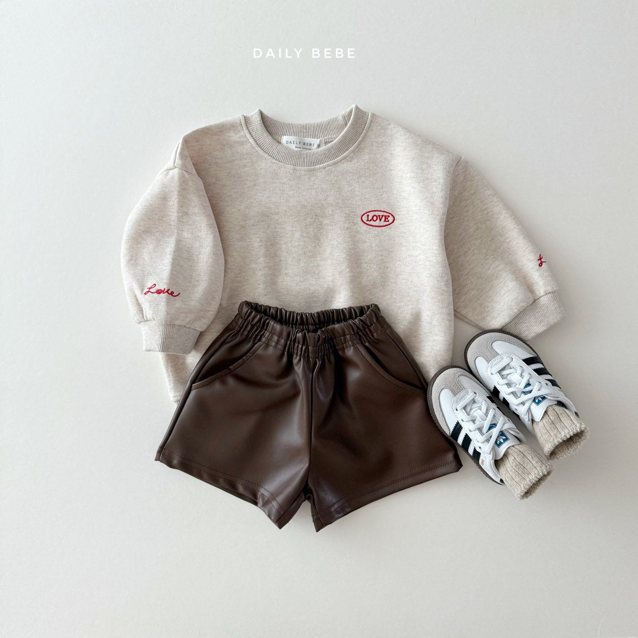 (Pre-order) Daily Bebe - Kids’ Love Point Sweatshirt 러브포인트 맨투맨 (2 Colors)