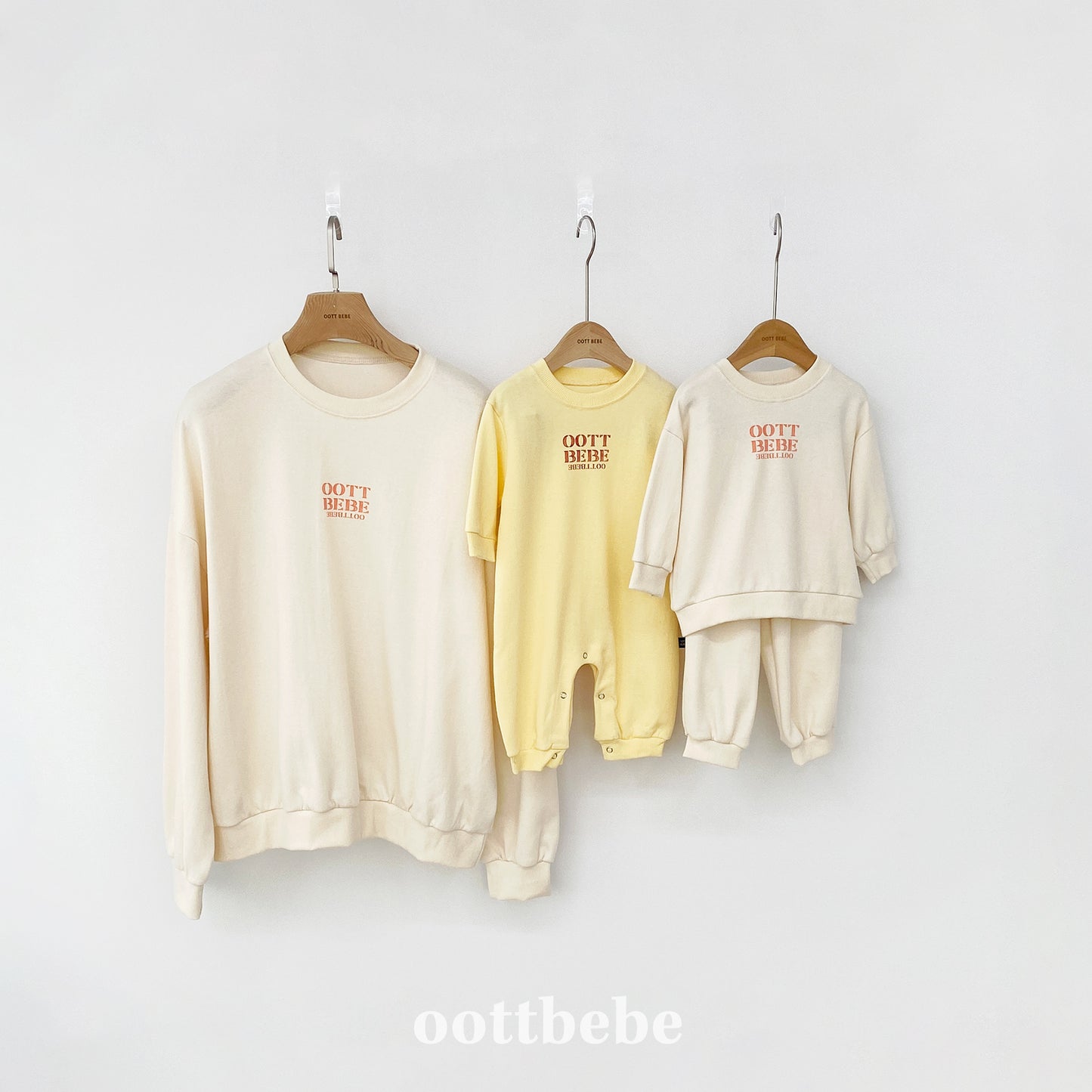 (Pre-order) OOTTBEBE - Mom's OOTT Sweatshirt 오뜨베베맨투맨 (성인) (4 Colors)