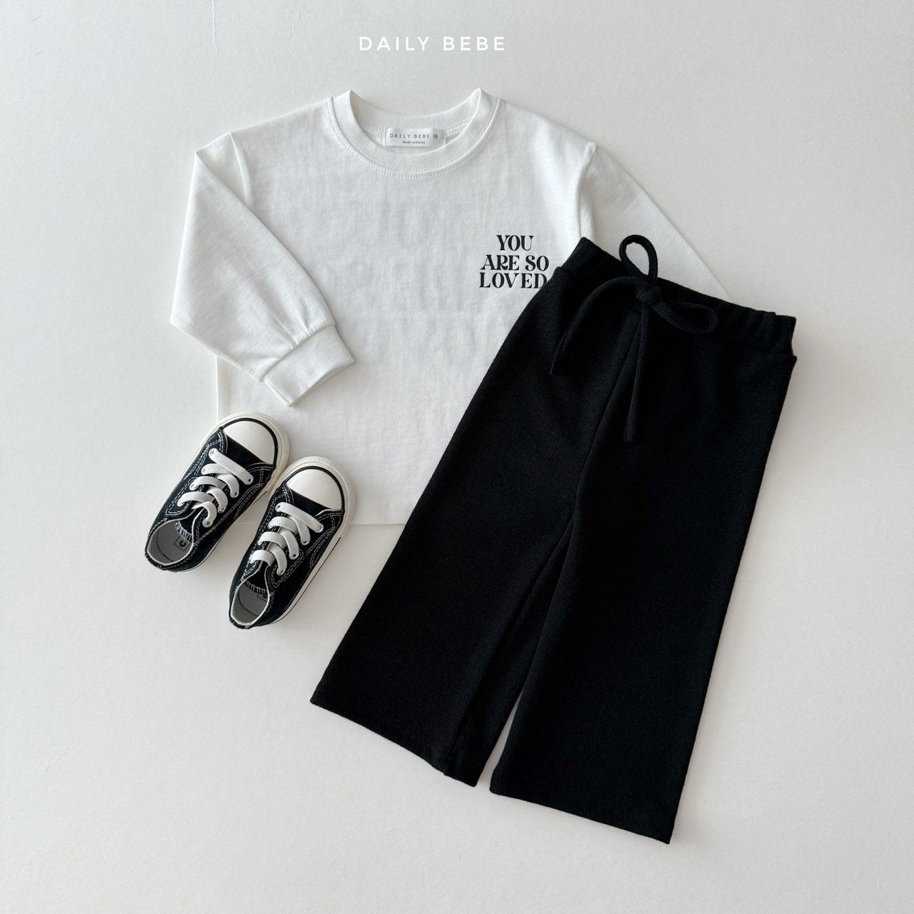 (Pre-order) Daily Bebe - Kids’ Loved Tee 러브드티 (2 Colors)