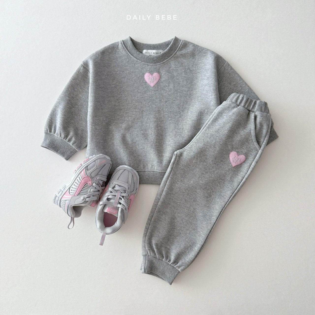 (Pre-order) Daily Bebe - Kids’ Love Embroidered Top & Bottom Set 러브자수 상하세트 (4 Colors)