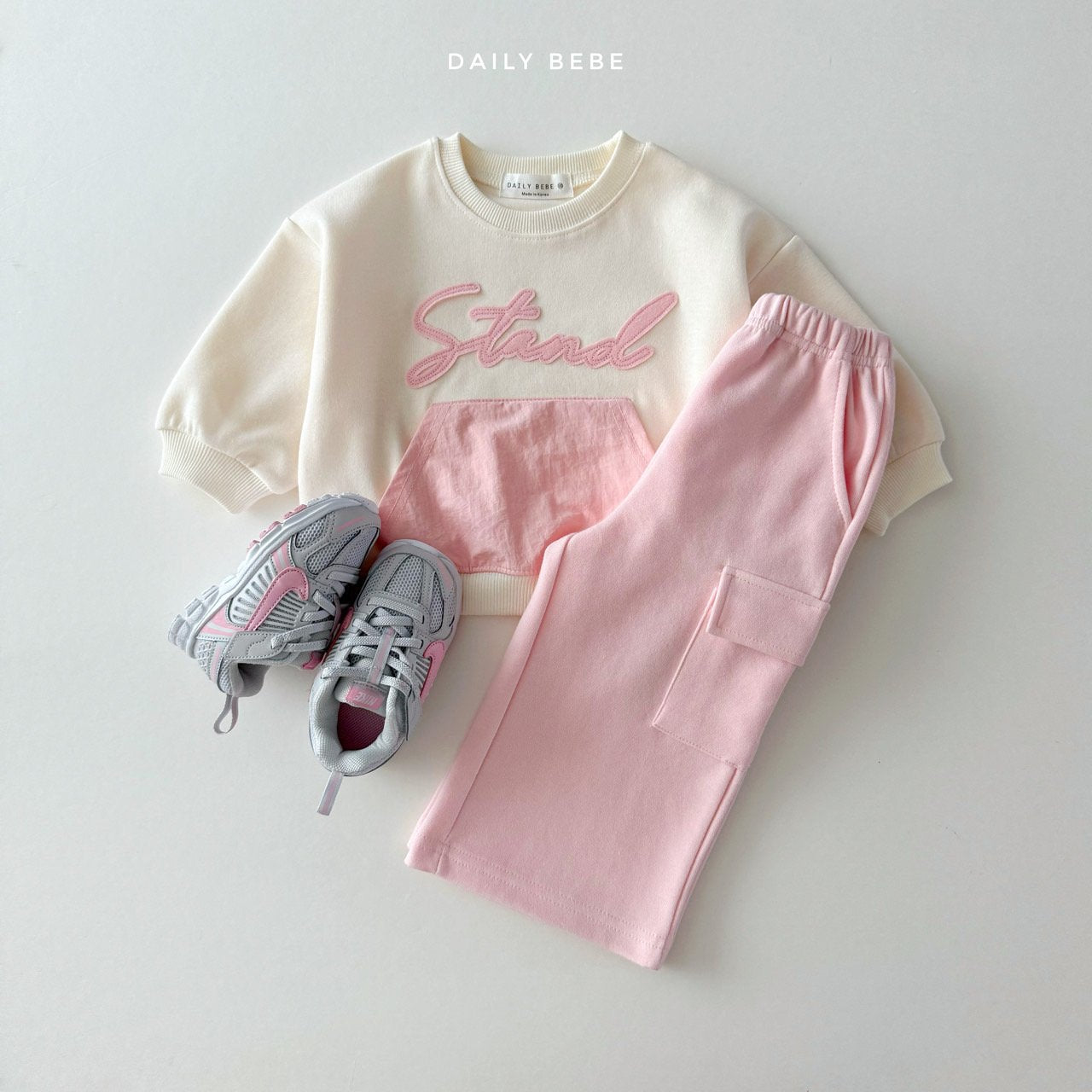 (Pre-order) Daily Bebe - Kids’ Crinkle Pocket Sweatshirt 바스락 포켓 맨투맨 (2 Colors)