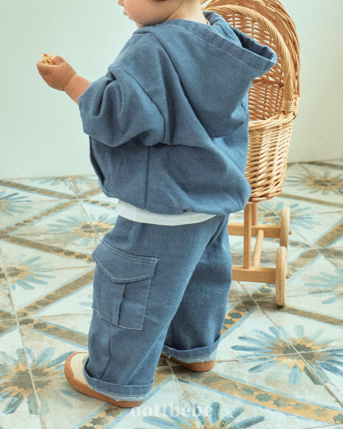 (Pre-order) OOTTBEBE - Stitch Hooded Jacket 스티치후드아노락 (2 Colors)