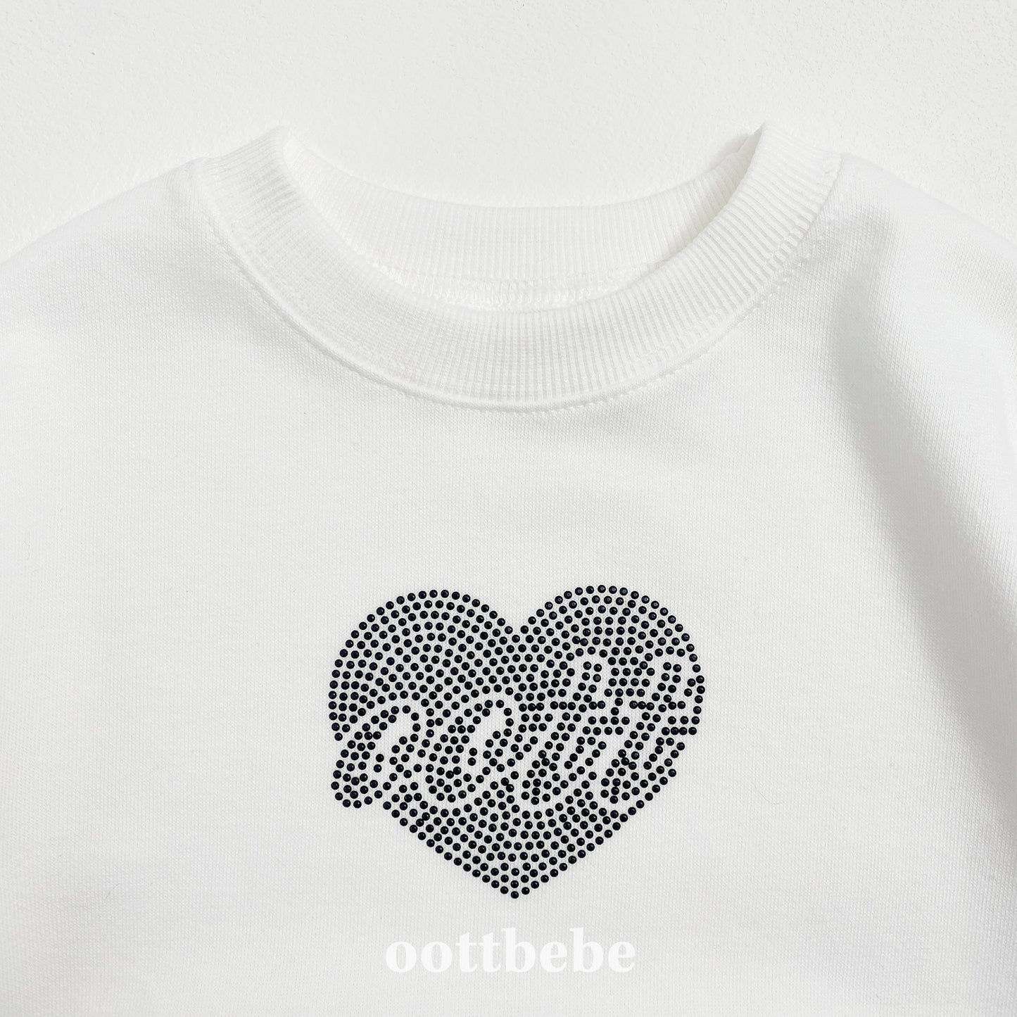 (Pre-order) OOTTBEBE - OT Bling Sweatshirt OT블링맨투맨 (2 Colors)