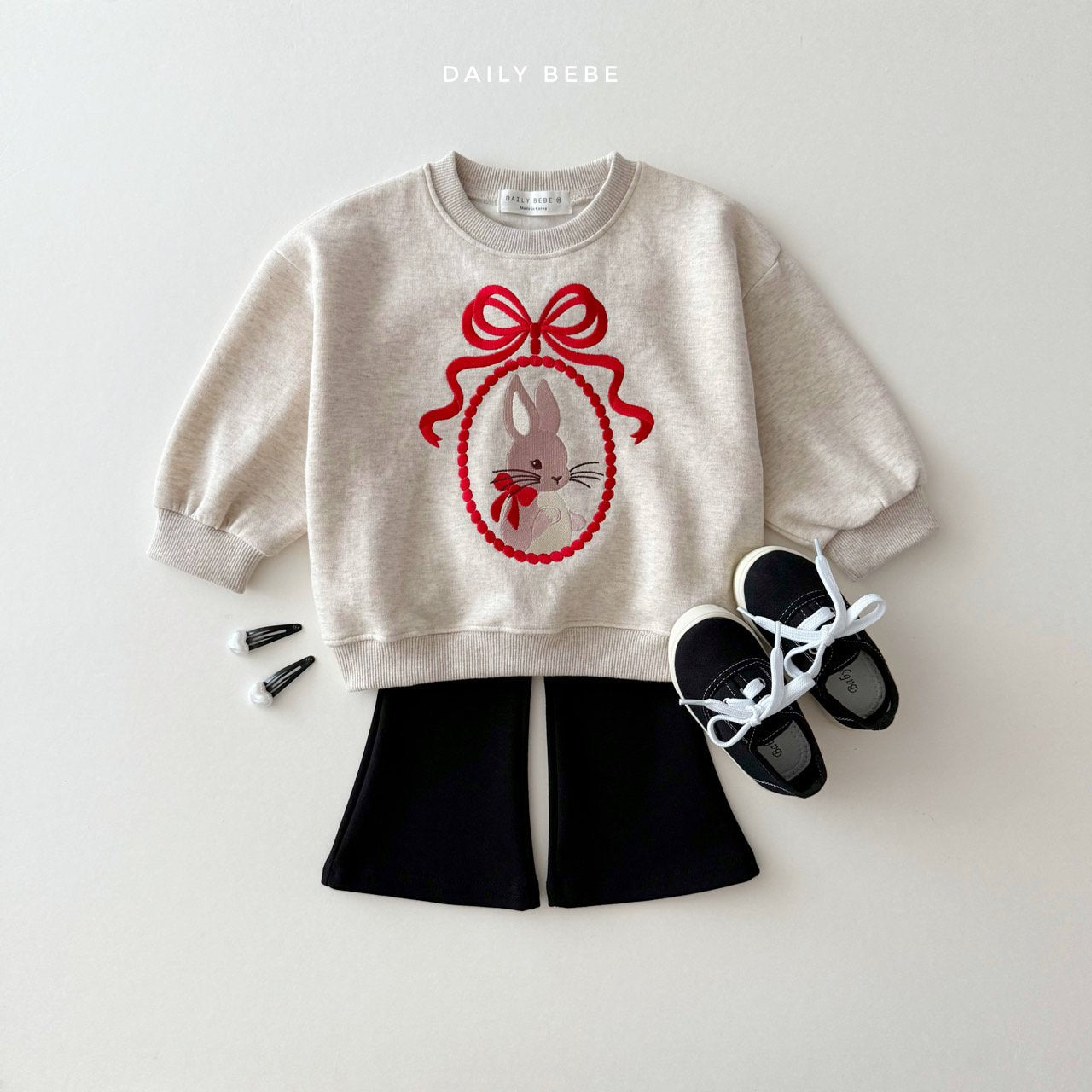 (Pre-order) Daily Bebe - Kids' Bunny Embroidery Sweatshirt 토끼 자수 맨투맨 (2 Colors)